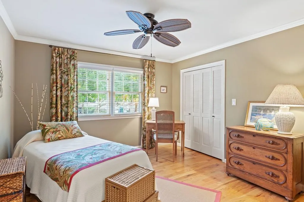 7040 Hunters Branch Drive, Sandy Springs, Georgia 30328, 4 Bedrooms Bedrooms, ,3 BathroomsBathrooms,Residential,Sold,7040 Hunters Branch Drive,6631808