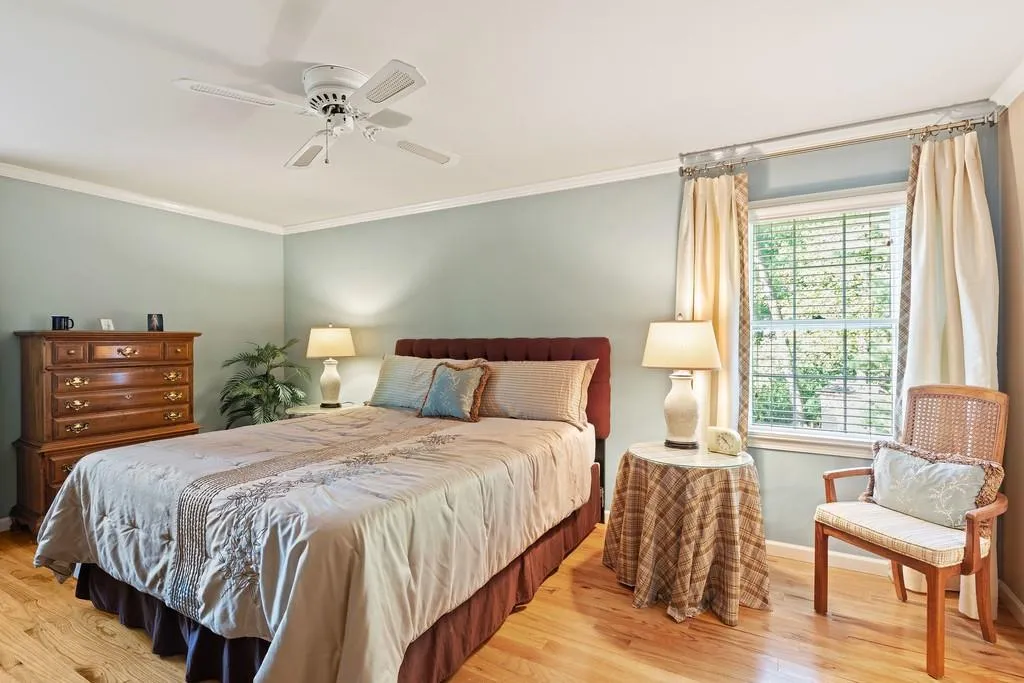 7040 Hunters Branch Drive, Sandy Springs, Georgia 30328, 4 Bedrooms Bedrooms, ,3 BathroomsBathrooms,Residential,Sold,7040 Hunters Branch Drive,6631808