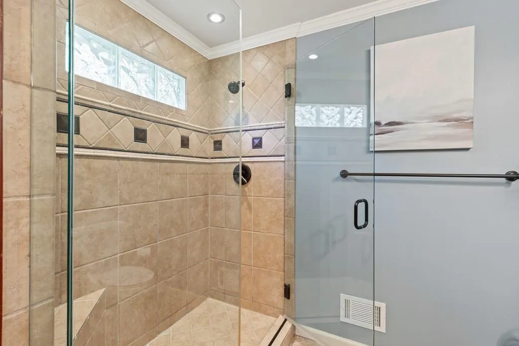 7040 Hunters Branch Drive, Sandy Springs, Georgia 30328, 4 Bedrooms Bedrooms, ,3 BathroomsBathrooms,Residential,Sold,7040 Hunters Branch Drive,6631808