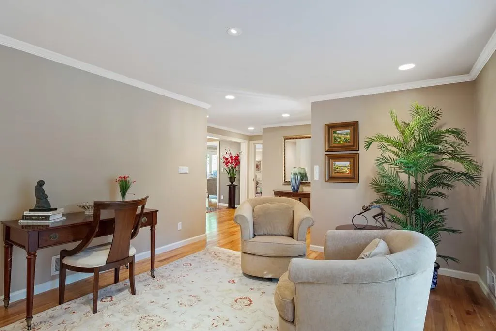 7040 Hunters Branch Drive, Sandy Springs, Georgia 30328, 4 Bedrooms Bedrooms, ,3 BathroomsBathrooms,Residential,Sold,7040 Hunters Branch Drive,6631808