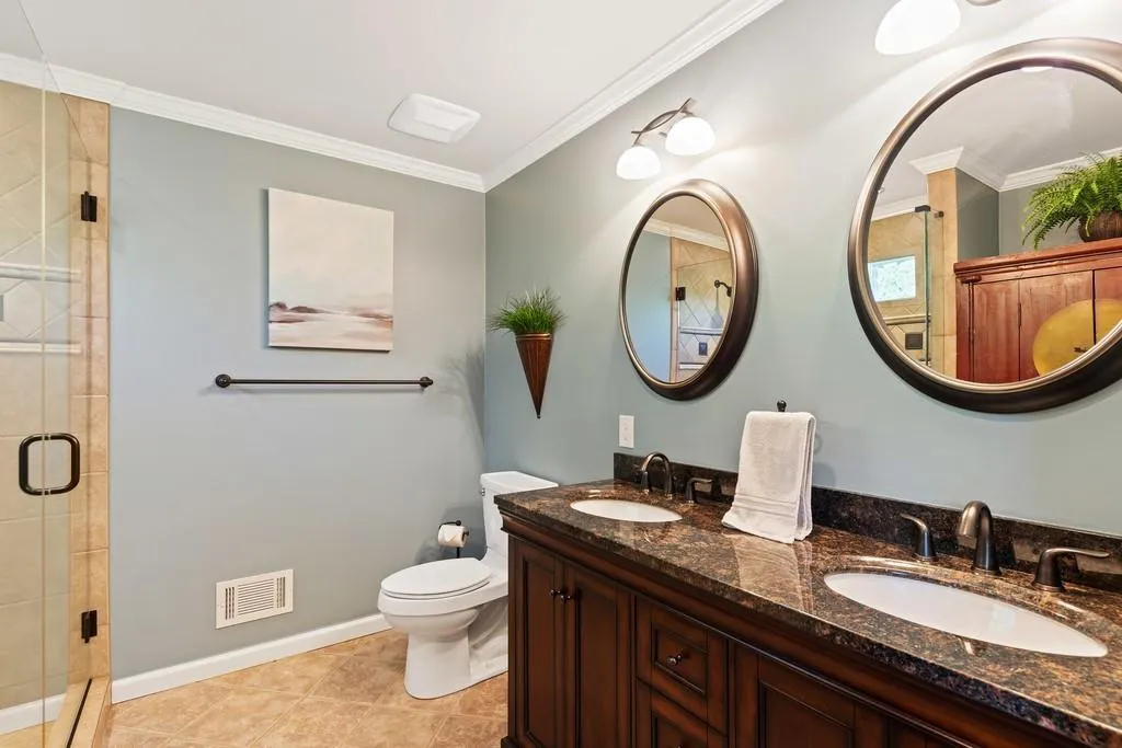 7040 Hunters Branch Drive, Sandy Springs, Georgia 30328, 4 Bedrooms Bedrooms, ,3 BathroomsBathrooms,Residential,Sold,7040 Hunters Branch Drive,6631808