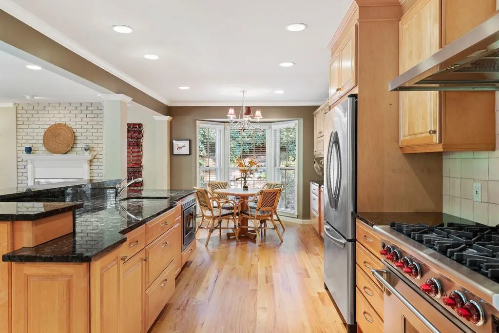 7040 Hunters Branch Drive, Sandy Springs, Georgia 30328, 4 Bedrooms Bedrooms, ,3 BathroomsBathrooms,Residential,Sold,7040 Hunters Branch Drive,6631808