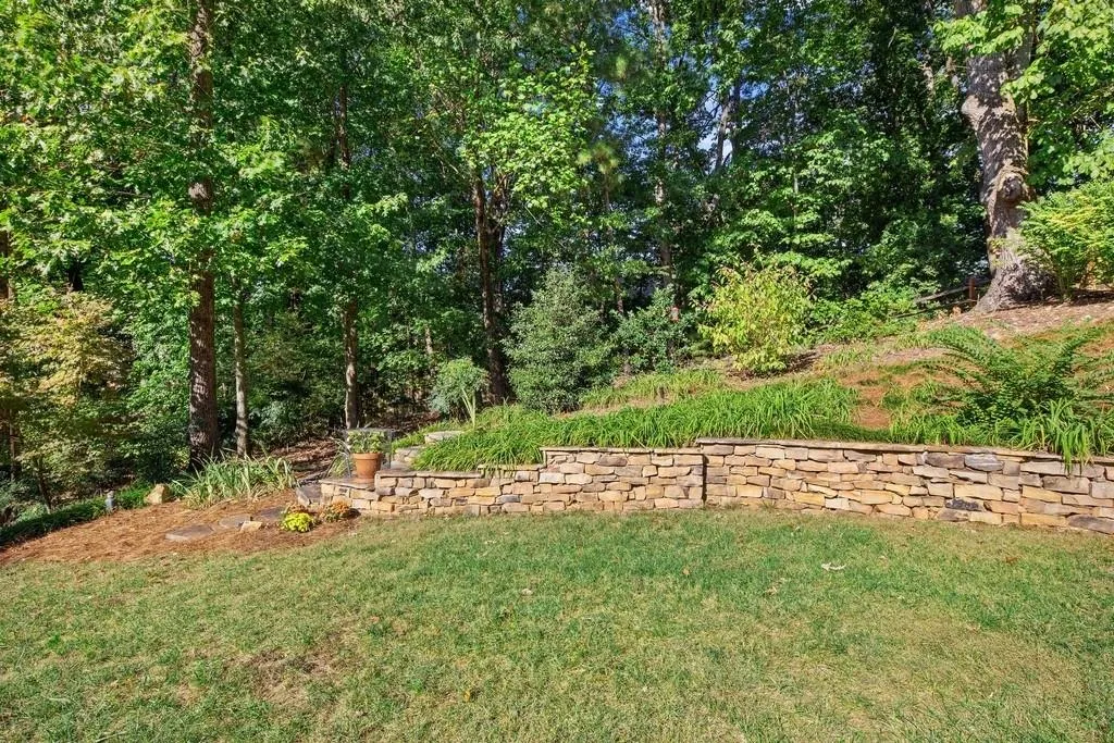 7040 Hunters Branch Drive, Sandy Springs, Georgia 30328, 4 Bedrooms Bedrooms, ,3 BathroomsBathrooms,Residential,Sold,7040 Hunters Branch Drive,6631808