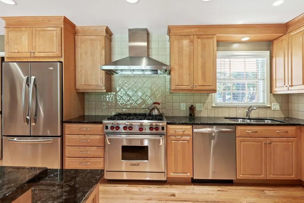 7040 Hunters Branch Drive, Sandy Springs, Georgia 30328, 4 Bedrooms Bedrooms, ,3 BathroomsBathrooms,Residential,Sold,7040 Hunters Branch Drive,6631808