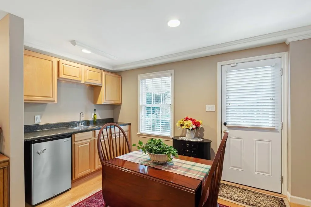 7040 Hunters Branch Drive, Sandy Springs, Georgia 30328, 4 Bedrooms Bedrooms, ,3 BathroomsBathrooms,Residential,Sold,7040 Hunters Branch Drive,6631808