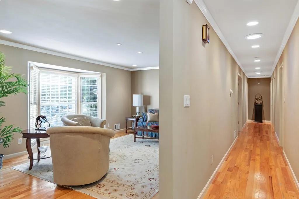 7040 Hunters Branch Drive, Sandy Springs, Georgia 30328, 4 Bedrooms Bedrooms, ,3 BathroomsBathrooms,Residential,Sold,7040 Hunters Branch Drive,6631808