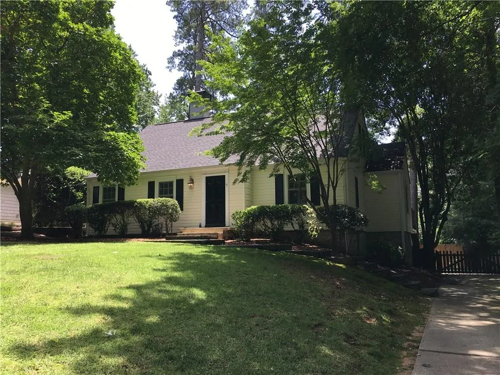 70 Lakeland Drive Nw, Atlanta, Georgia 30305, 3 Bedrooms Bedrooms, ,2 BathroomsBathrooms,Residential,Sold,70 Lakeland Drive Nw,5868038