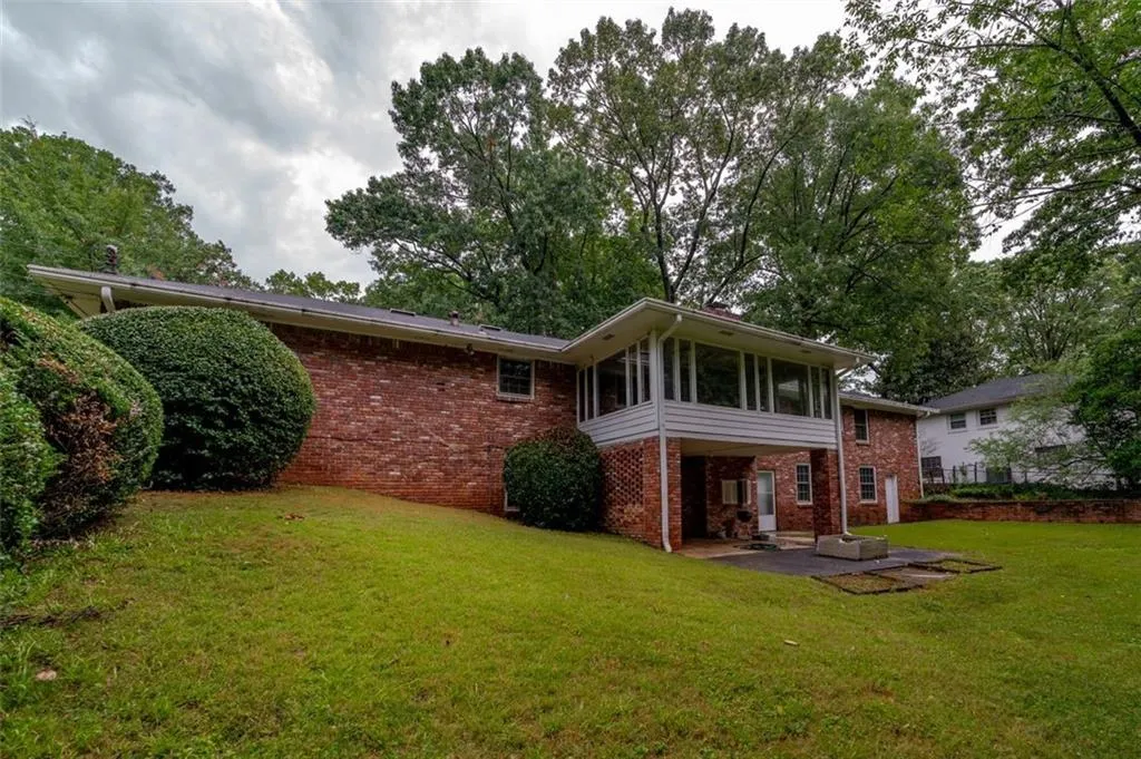 335 Franklin Road, Sandy Springs, Georgia 30342, 4 Bedrooms Bedrooms, ,3 BathroomsBathrooms,Residential,Sold,335 Franklin Road,7078041