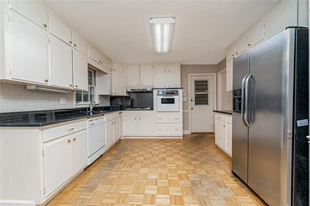 335 Franklin Road, Sandy Springs, Georgia 30342, 4 Bedrooms Bedrooms, ,3 BathroomsBathrooms,Residential,Sold,335 Franklin Road,7078041