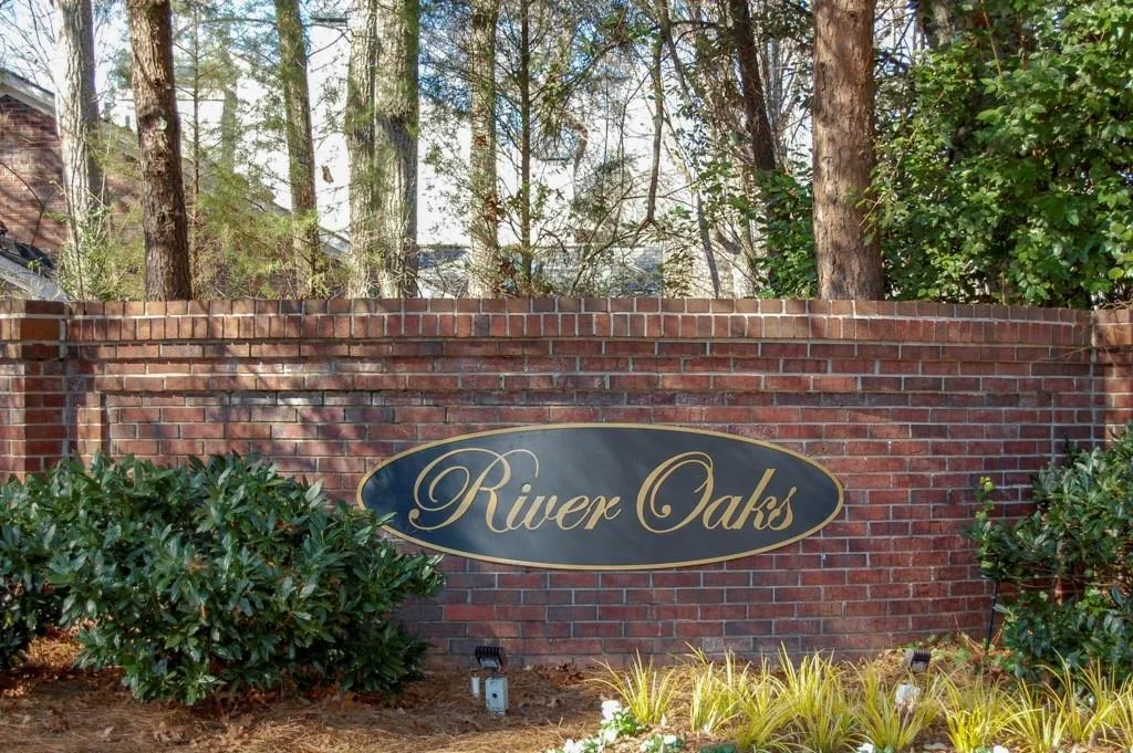 5646 River Oaks Place Unit B8, Sandy Springs, Georgia 30327, 5 Bedrooms Bedrooms, ,3 BathroomsBathrooms,Residential,Sold,5646 River Oaks Place Unit B8,6507349