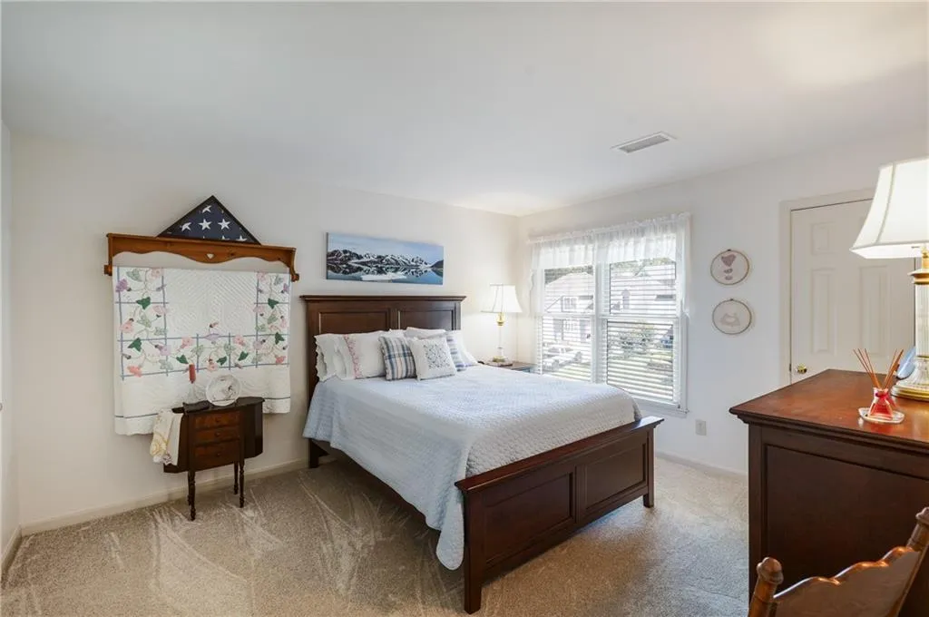 1129 Club Trace Ne, Brookhaven, Georgia 30319, 2 Bedrooms Bedrooms, ,2 BathroomsBathrooms,Residential,For Sale,1129 Club Trace Ne,7616704