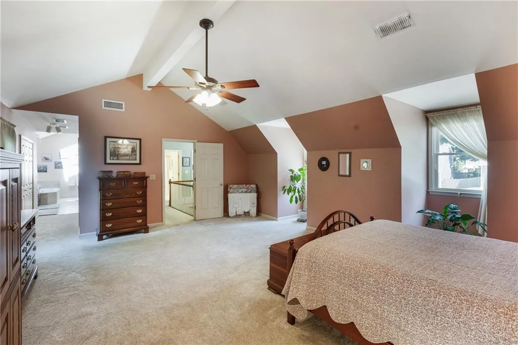 1129 Club Trace Ne, Brookhaven, Georgia 30319, 2 Bedrooms Bedrooms, ,2 BathroomsBathrooms,Residential,For Sale,1129 Club Trace Ne,7616704