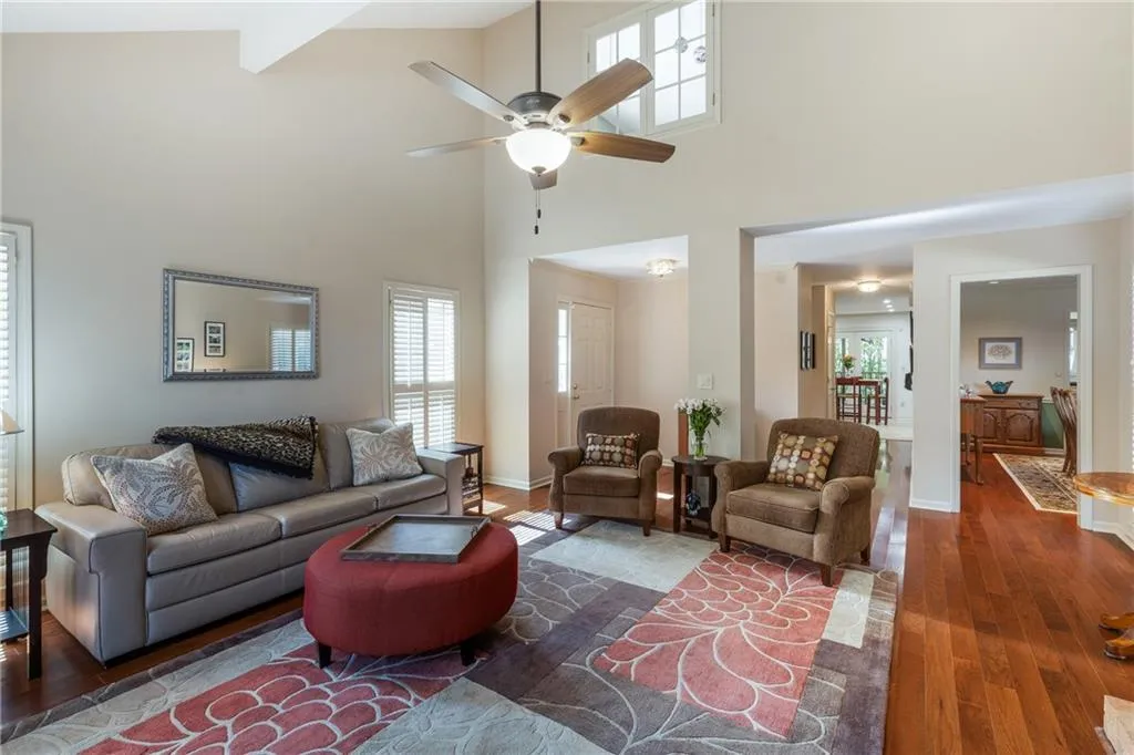 1129 Club Trace Ne, Brookhaven, Georgia 30319, 2 Bedrooms Bedrooms, ,2 BathroomsBathrooms,Residential,For Sale,1129 Club Trace Ne,7616704