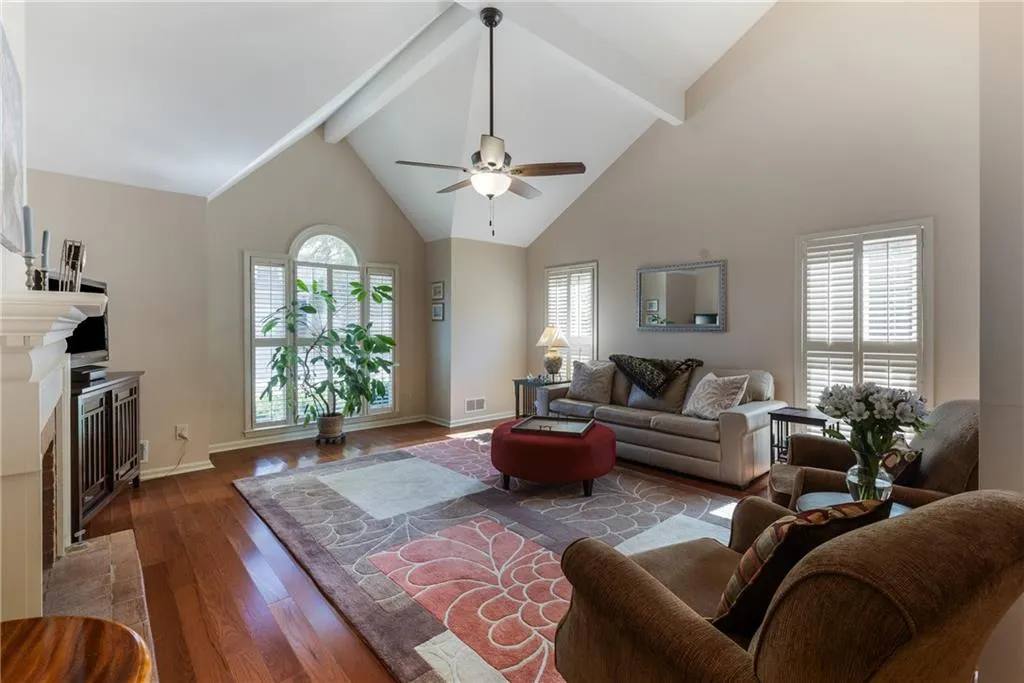 1129 Club Trace Ne, Brookhaven, Georgia 30319, 2 Bedrooms Bedrooms, ,2 BathroomsBathrooms,Residential,For Sale,1129 Club Trace Ne,7616704