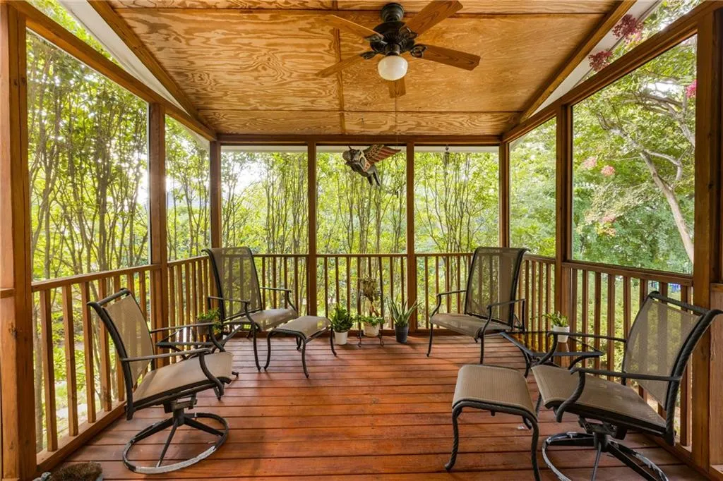1129 Club Trace Ne, Brookhaven, Georgia 30319, 2 Bedrooms Bedrooms, ,2 BathroomsBathrooms,Residential,For Sale,1129 Club Trace Ne,7616704