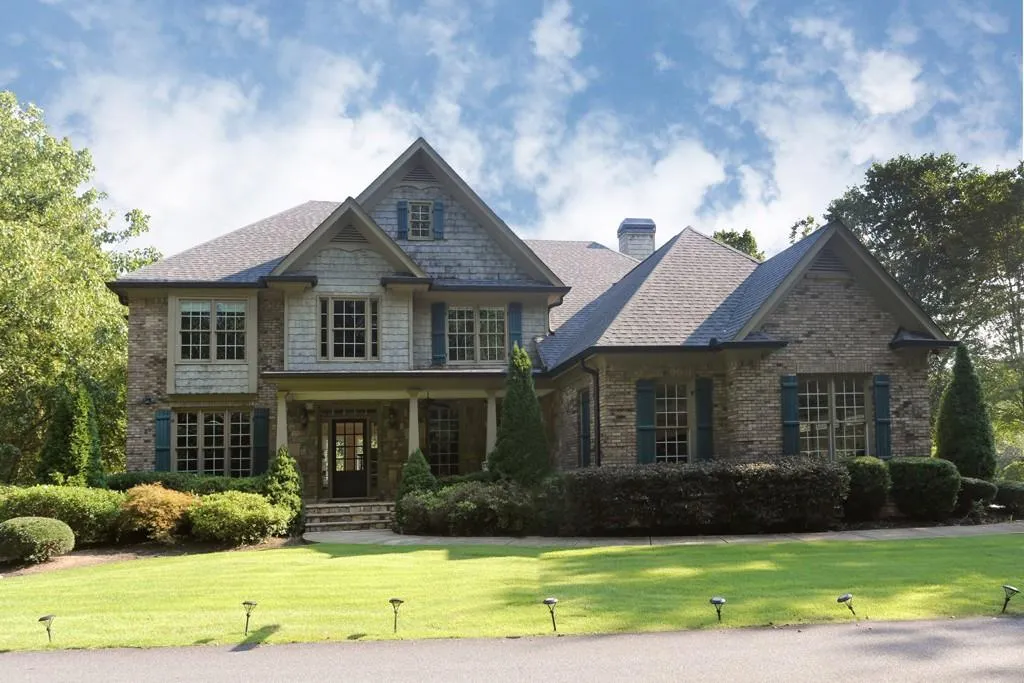 3900 Spalding Drive, Sandy Springs, Georgia 30350, 5 Bedrooms Bedrooms, ,4 BathroomsBathrooms,Residential,Sold,3900 Spalding Drive,5592642