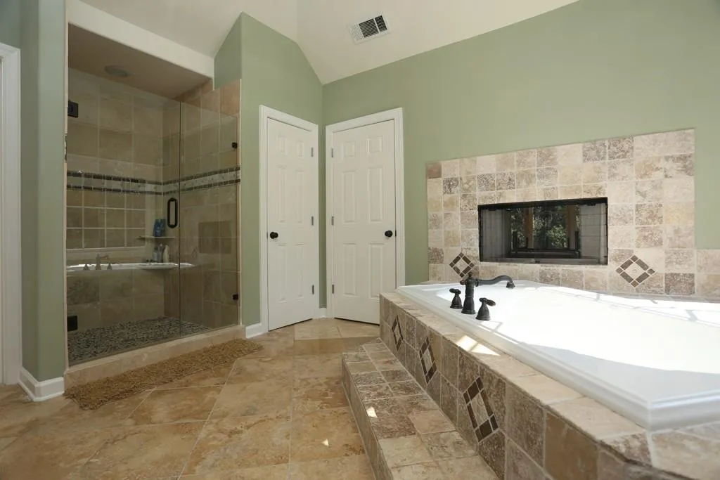 3900 Spalding Drive, Sandy Springs, Georgia 30350, 5 Bedrooms Bedrooms, ,4 BathroomsBathrooms,Residential,Sold,3900 Spalding Drive,5592642