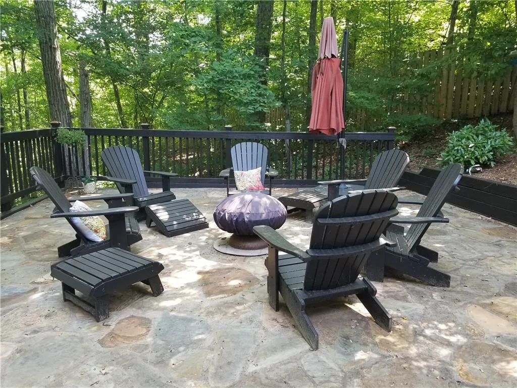 230 Marsh Glen Point, Sandy Springs, Georgia 30328, 5 Bedrooms Bedrooms, ,5 BathroomsBathrooms,Residential,Sold,230 Marsh Glen Point,6519288
