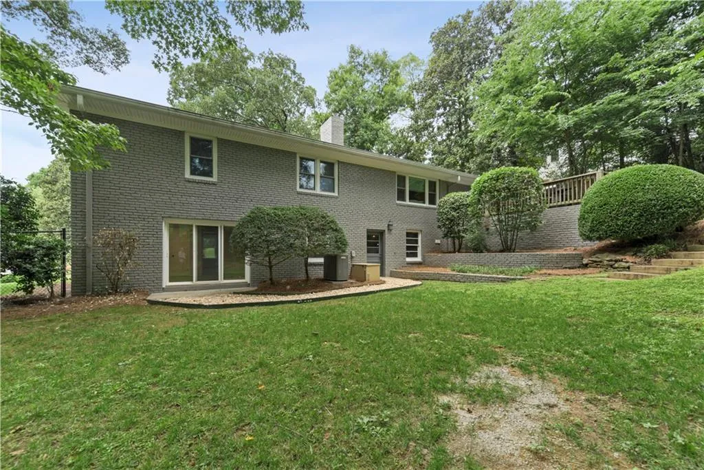 440 Montevallo Drive, Sandy Springs, Georgia 30342, 4 Bedrooms Bedrooms, ,3 BathroomsBathrooms,Residential,Sold,440 Montevallo Drive,6574863