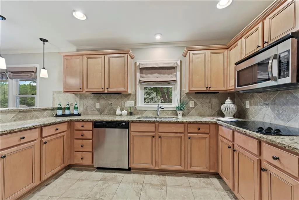440 Montevallo Drive, Sandy Springs, Georgia 30342, 4 Bedrooms Bedrooms, ,3 BathroomsBathrooms,Residential,Sold,440 Montevallo Drive,6574863