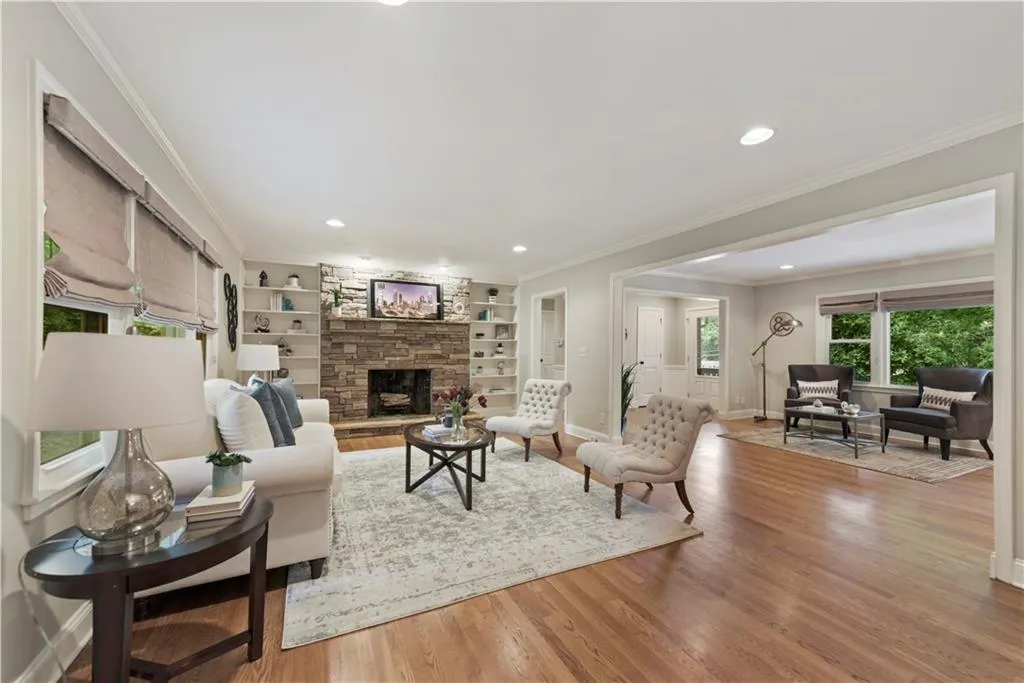 440 Montevallo Drive, Sandy Springs, Georgia 30342, 4 Bedrooms Bedrooms, ,3 BathroomsBathrooms,Residential,Sold,440 Montevallo Drive,6574863