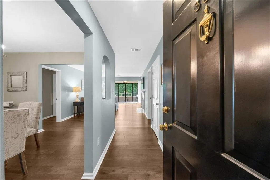25305 Plantation Drive Ne, Atlanta, Georgia 30324, 2 Bedrooms Bedrooms, ,2 BathroomsBathrooms,Residential,For Sale,25305 Plantation Drive Ne,7617384