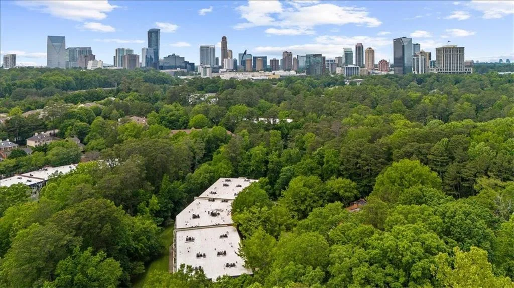 25305 Plantation Drive Ne, Atlanta, Georgia 30324, 2 Bedrooms Bedrooms, ,2 BathroomsBathrooms,Residential,For Sale,25305 Plantation Drive Ne,7617384