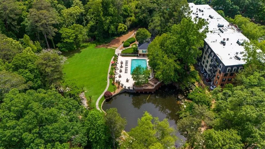 25305 Plantation Drive Ne, Atlanta, Georgia 30324, 2 Bedrooms Bedrooms, ,2 BathroomsBathrooms,Residential,For Sale,25305 Plantation Drive Ne,7617384