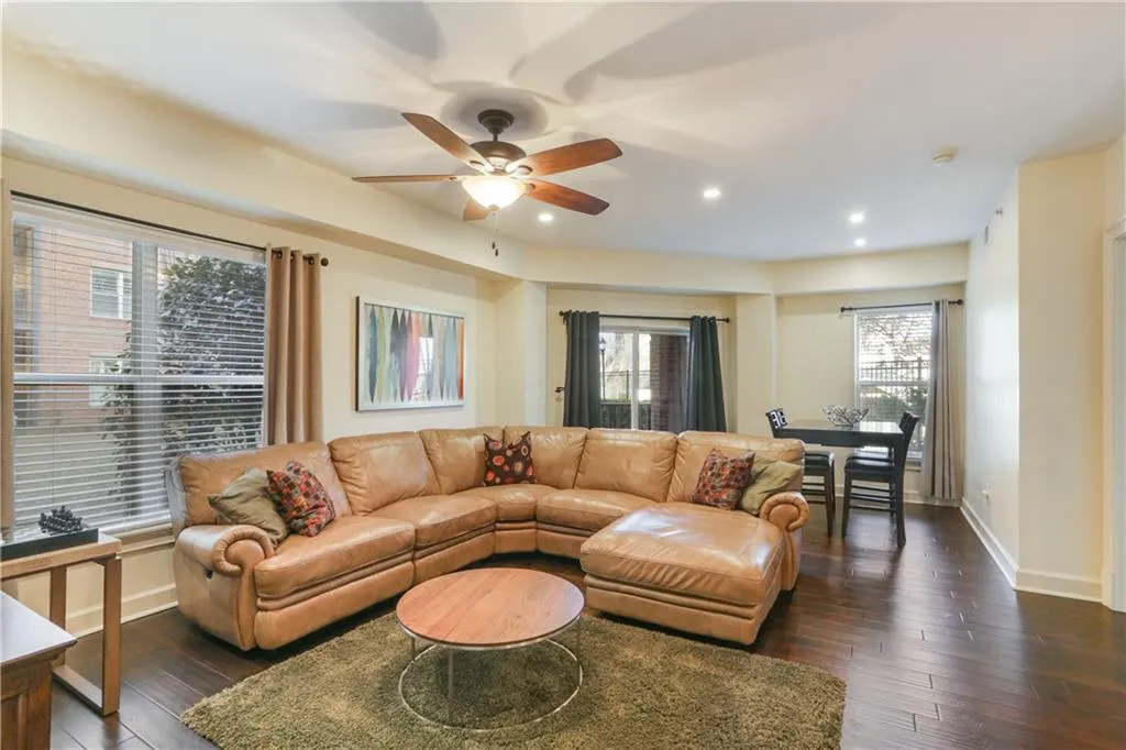 200 River Vista Drive Unit 116, Atlanta, Georgia 30339, 2 Bedrooms Bedrooms, ,2 BathroomsBathrooms,Residential,Sold,200 River Vista Drive Unit 116,6525181