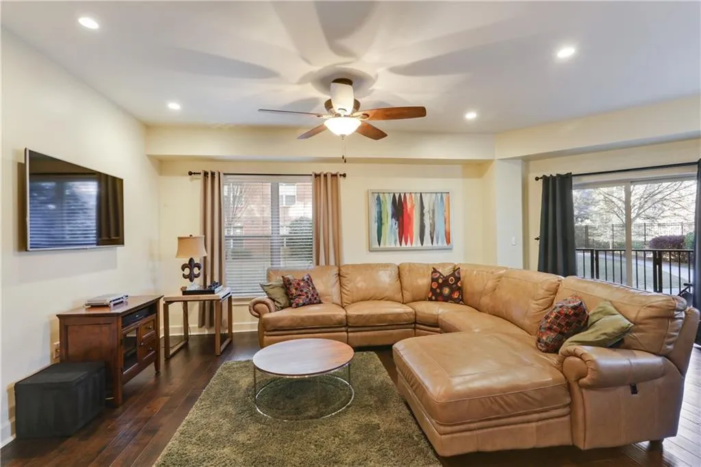 200 River Vista Drive Unit 116, Atlanta, Georgia 30339, 2 Bedrooms Bedrooms, ,2 BathroomsBathrooms,Residential,Sold,200 River Vista Drive Unit 116,6525181