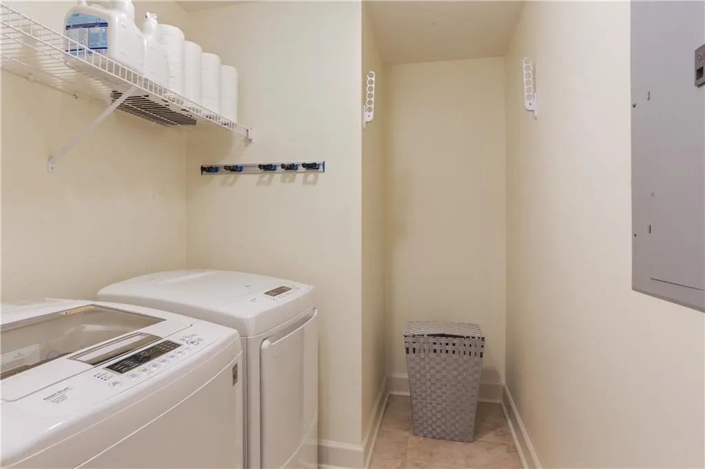 200 River Vista Drive Unit 116, Atlanta, Georgia 30339, 2 Bedrooms Bedrooms, ,2 BathroomsBathrooms,Residential,Sold,200 River Vista Drive Unit 116,6525181