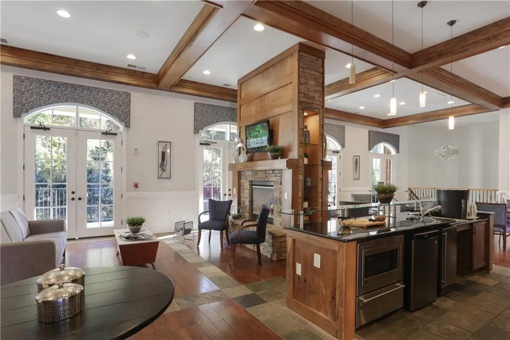 200 River Vista Drive Unit 116, Atlanta, Georgia 30339, 2 Bedrooms Bedrooms, ,2 BathroomsBathrooms,Residential,Sold,200 River Vista Drive Unit 116,6525181