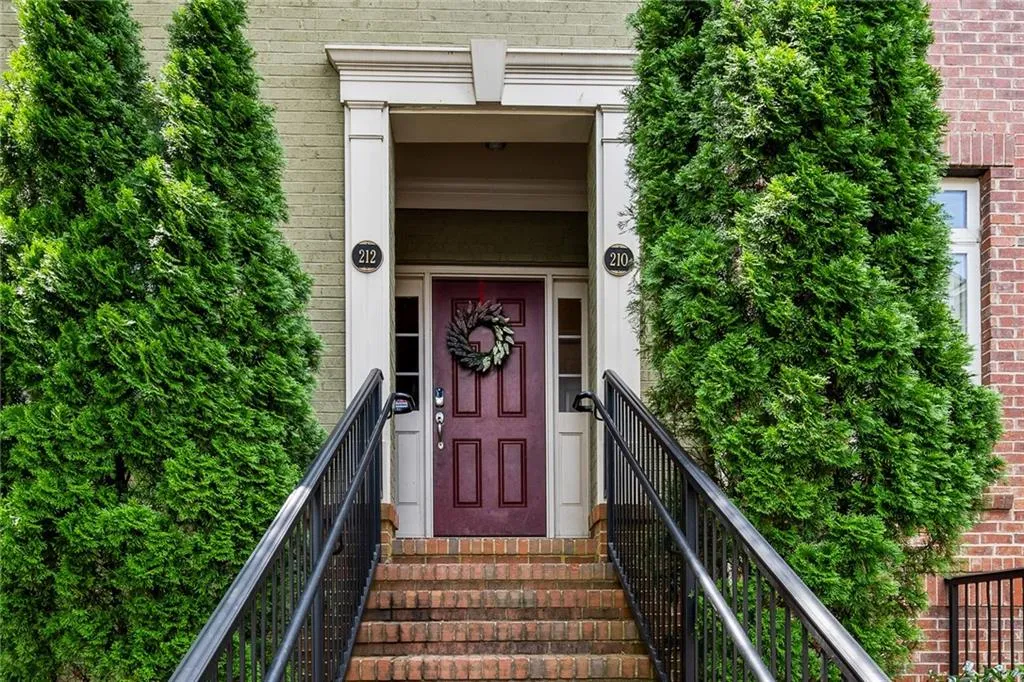 210 Le Gran Cove, Atlanta, Georgia 30328, 3 Bedrooms Bedrooms, ,2 BathroomsBathrooms,Residential,Sold,210 Le Gran Cove,6918222