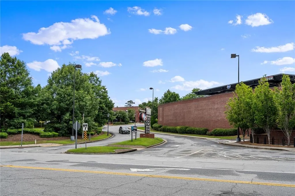 210 Le Gran Cove, Atlanta, Georgia 30328, 3 Bedrooms Bedrooms, ,2 BathroomsBathrooms,Residential,Sold,210 Le Gran Cove,6918222