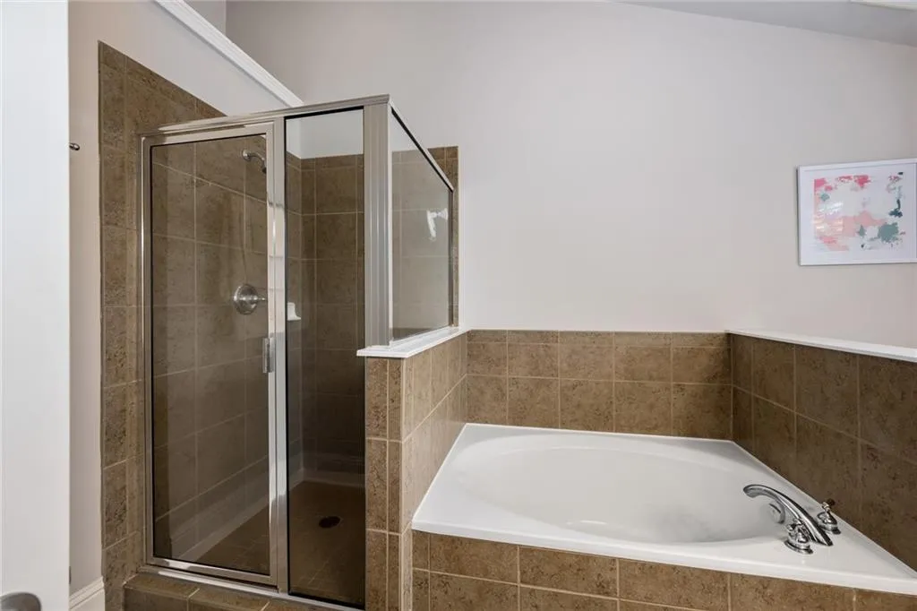210 Le Gran Cove, Atlanta, Georgia 30328, 3 Bedrooms Bedrooms, ,2 BathroomsBathrooms,Residential,Sold,210 Le Gran Cove,6918222