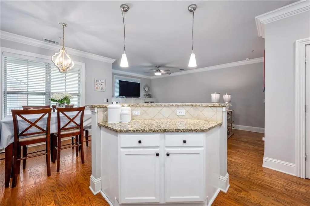 210 Le Gran Cove, Atlanta, Georgia 30328, 3 Bedrooms Bedrooms, ,2 BathroomsBathrooms,Residential,Sold,210 Le Gran Cove,6918222