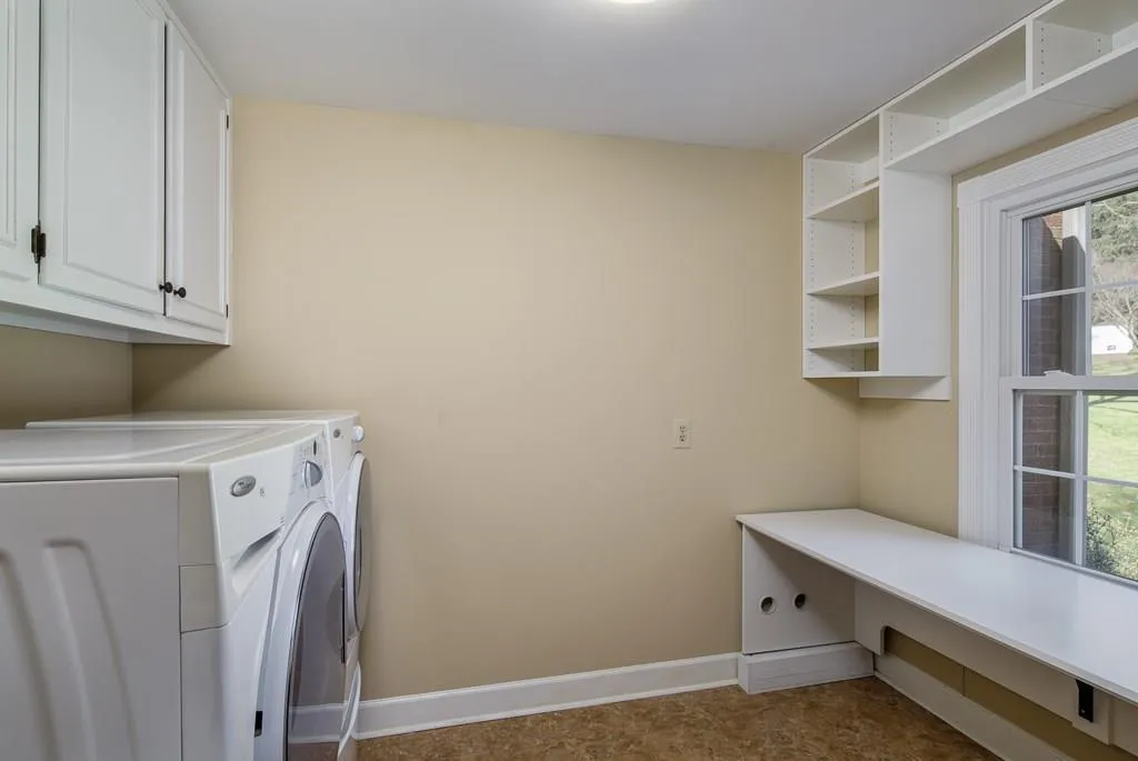 105 Catina Court, Sandy Springs, Georgia 30328, 5 Bedrooms Bedrooms, ,3 BathroomsBathrooms,Residential,Sold,105 Catina Court,5981164