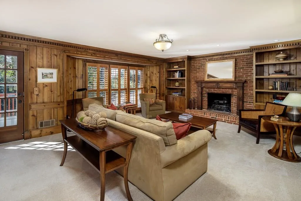 105 Catina Court, Sandy Springs, Georgia 30328, 5 Bedrooms Bedrooms, ,3 BathroomsBathrooms,Residential,Sold,105 Catina Court,5981164