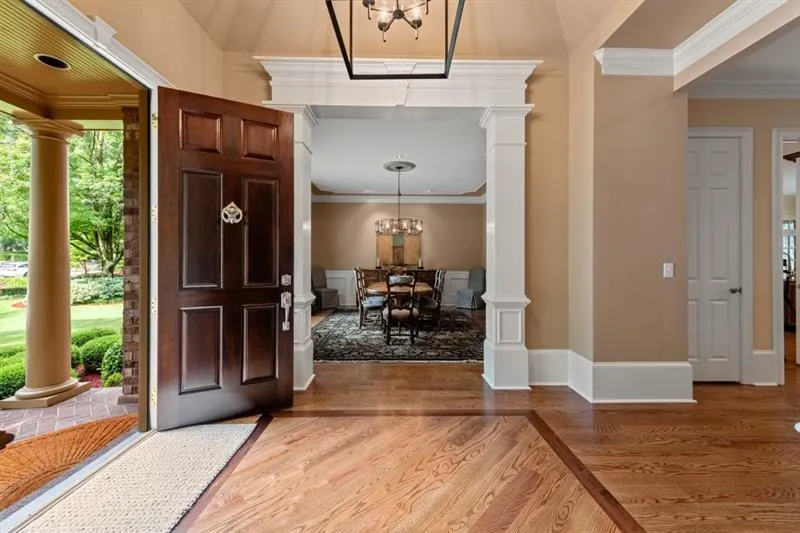 Entrance Hall looking back into Dining Room