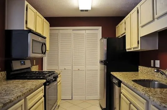 210 Gettysburg Place Unit 210, Sandy Springs, Georgia 30350, 2 Bedrooms Bedrooms, ,2 BathroomsBathrooms,Residential,Sold,210 Gettysburg Place Unit 210,5644194