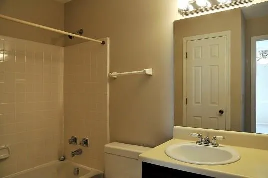 210 Gettysburg Place Unit 210, Sandy Springs, Georgia 30350, 2 Bedrooms Bedrooms, ,2 BathroomsBathrooms,Residential,Sold,210 Gettysburg Place Unit 210,5644194