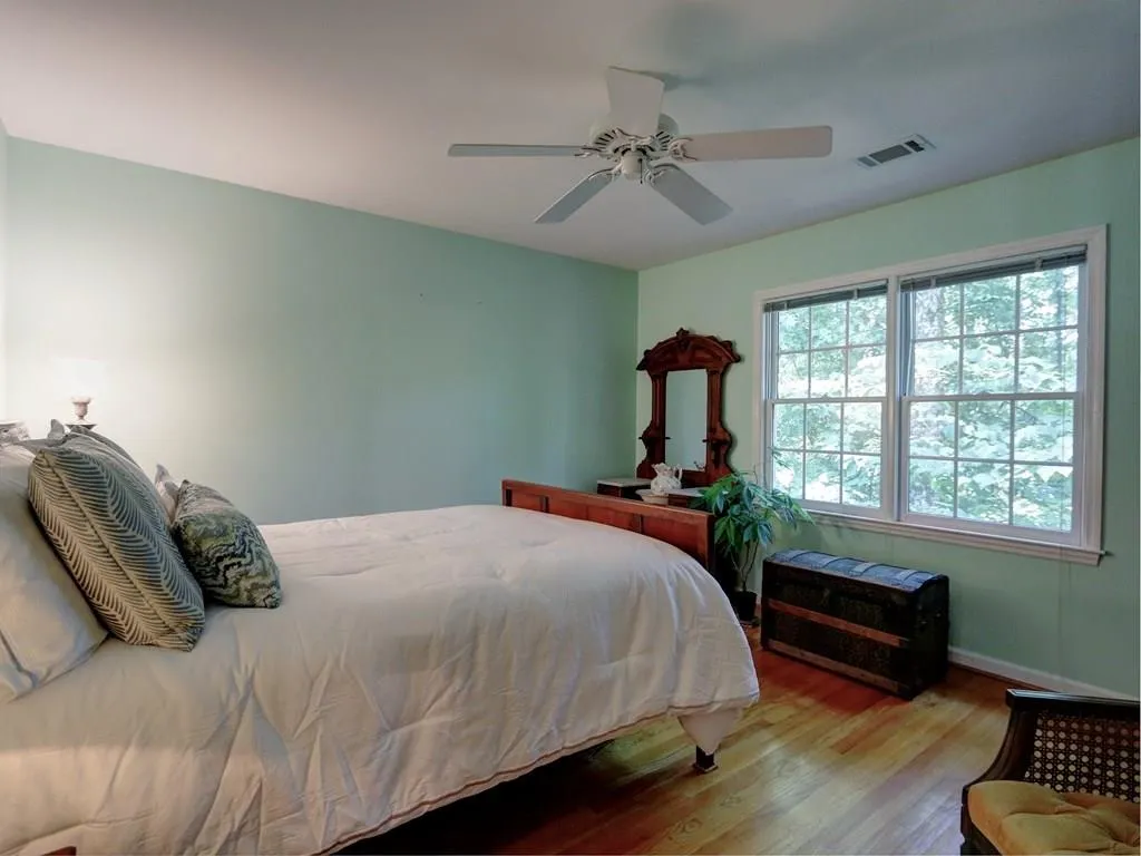 360 Thornwood Drive, Sandy Springs, Georgia 30328, 5 Bedrooms Bedrooms, ,2 BathroomsBathrooms,Residential,Sold,360 Thornwood Drive,5908914