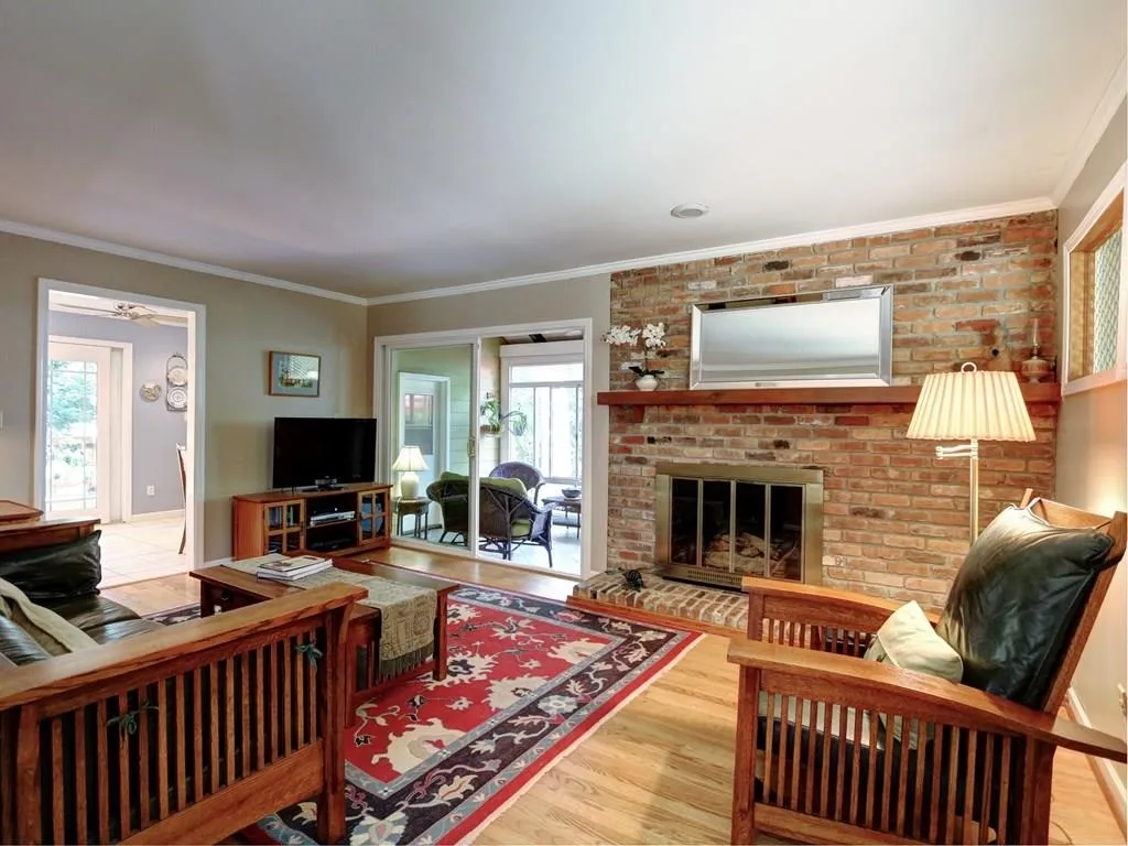 360 Thornwood Drive, Sandy Springs, Georgia 30328, 5 Bedrooms Bedrooms, ,2 BathroomsBathrooms,Residential,Sold,360 Thornwood Drive,5908914