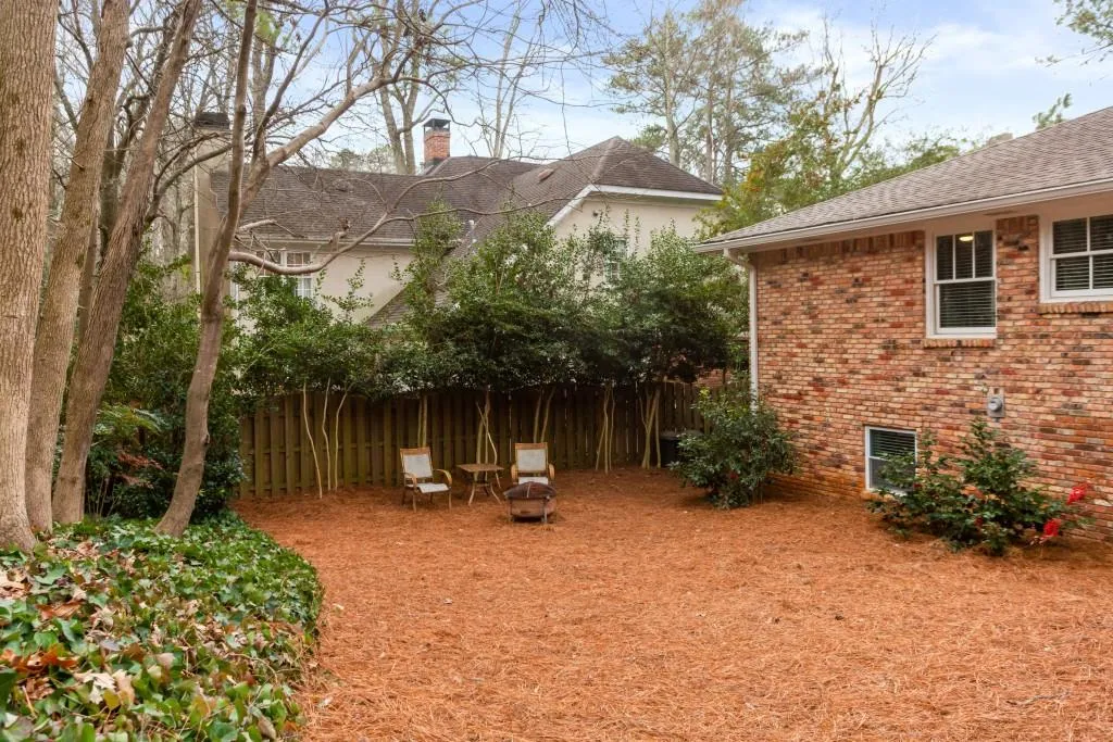 6225 River Shore Parkway, Sandy Springs, Georgia 30328, 3 Bedrooms Bedrooms, ,3 BathroomsBathrooms,Residential,Sold,6225 River Shore Parkway,6841915