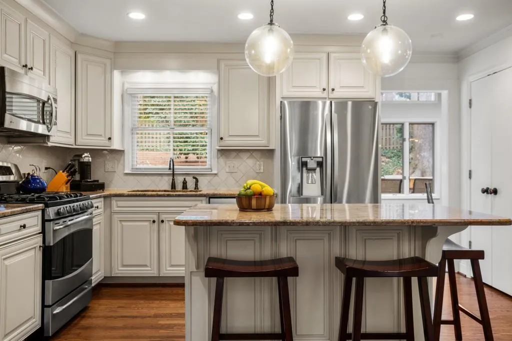 6225 River Shore Parkway, Sandy Springs, Georgia 30328, 3 Bedrooms Bedrooms, ,3 BathroomsBathrooms,Residential,Sold,6225 River Shore Parkway,6841915