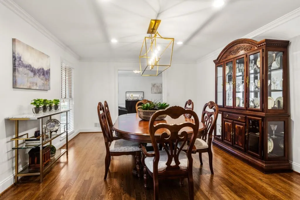 6225 River Shore Parkway, Sandy Springs, Georgia 30328, 3 Bedrooms Bedrooms, ,3 BathroomsBathrooms,Residential,Sold,6225 River Shore Parkway,6841915