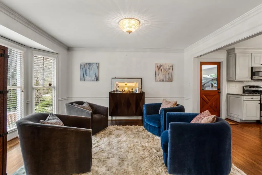 6225 River Shore Parkway, Sandy Springs, Georgia 30328, 3 Bedrooms Bedrooms, ,3 BathroomsBathrooms,Residential,Sold,6225 River Shore Parkway,6841915