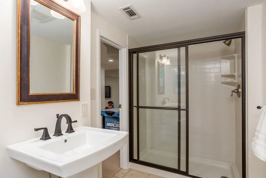 6225 River Shore Parkway, Sandy Springs, Georgia 30328, 3 Bedrooms Bedrooms, ,3 BathroomsBathrooms,Residential,Sold,6225 River Shore Parkway,6841915