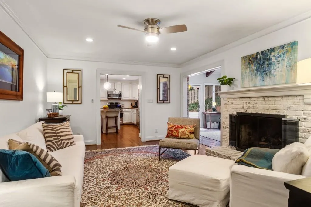 6225 River Shore Parkway, Sandy Springs, Georgia 30328, 3 Bedrooms Bedrooms, ,3 BathroomsBathrooms,Residential,Sold,6225 River Shore Parkway,6841915