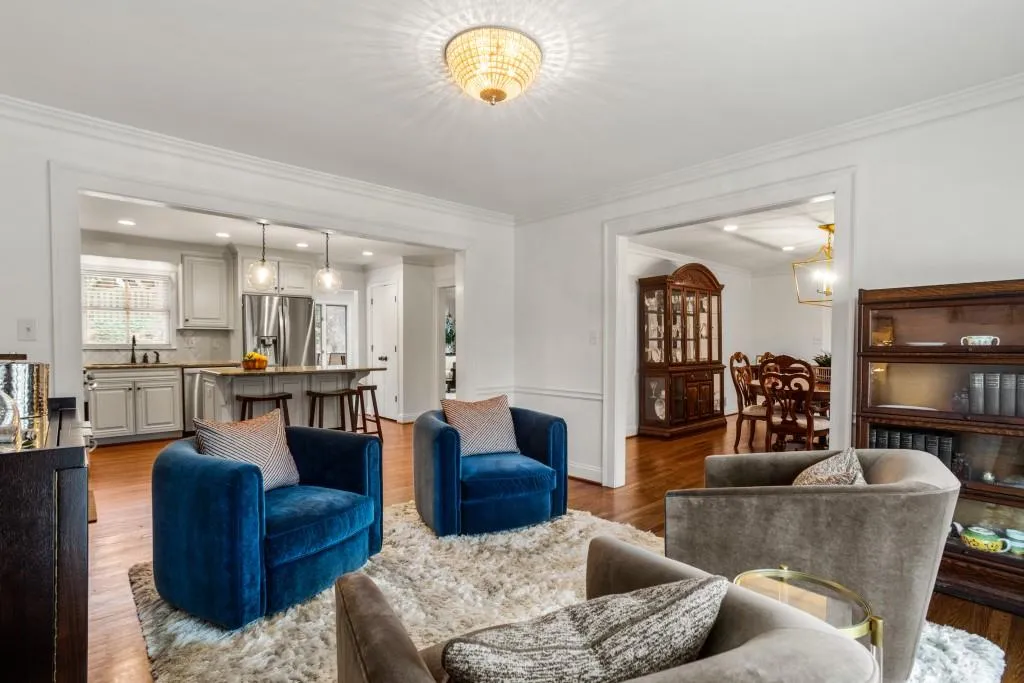 6225 River Shore Parkway, Sandy Springs, Georgia 30328, 3 Bedrooms Bedrooms, ,3 BathroomsBathrooms,Residential,Sold,6225 River Shore Parkway,6841915